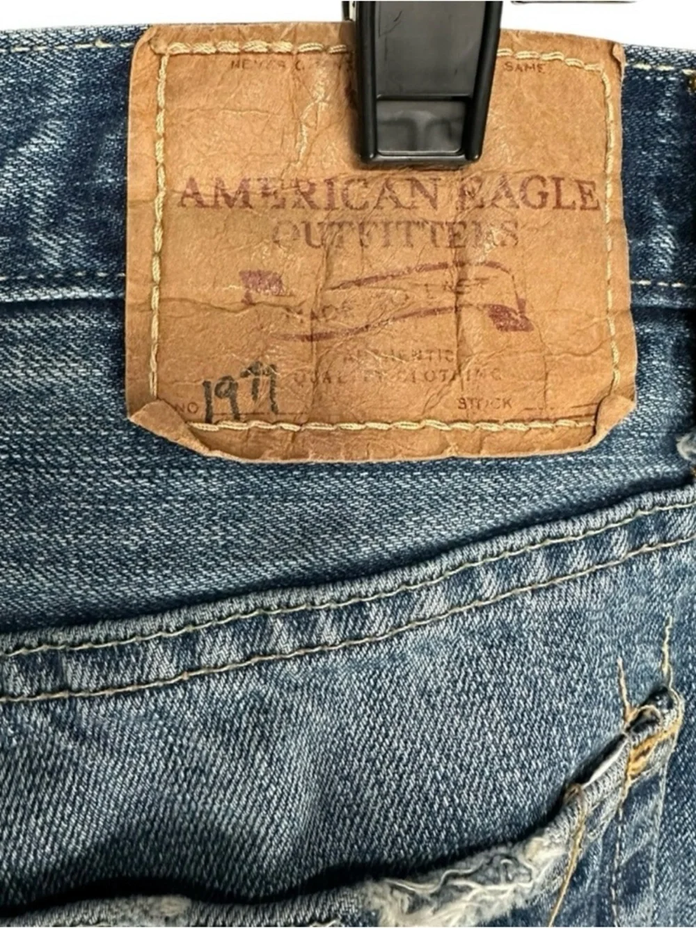 AMERICAN EAGLE / Blue Distressed Denim Y2K Straight Leg Jeans / 31 W 32 L Preppy